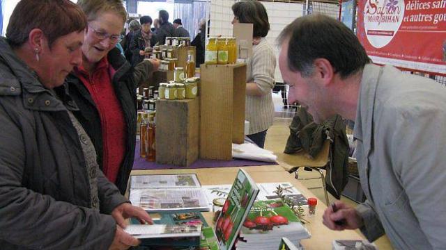 Pres-de-quatre-cents-visiteurs-la-fete-des-plantes